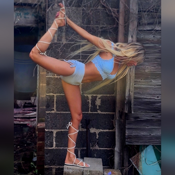 Meet your Posher, Elizabeth - Picture 10 of 12